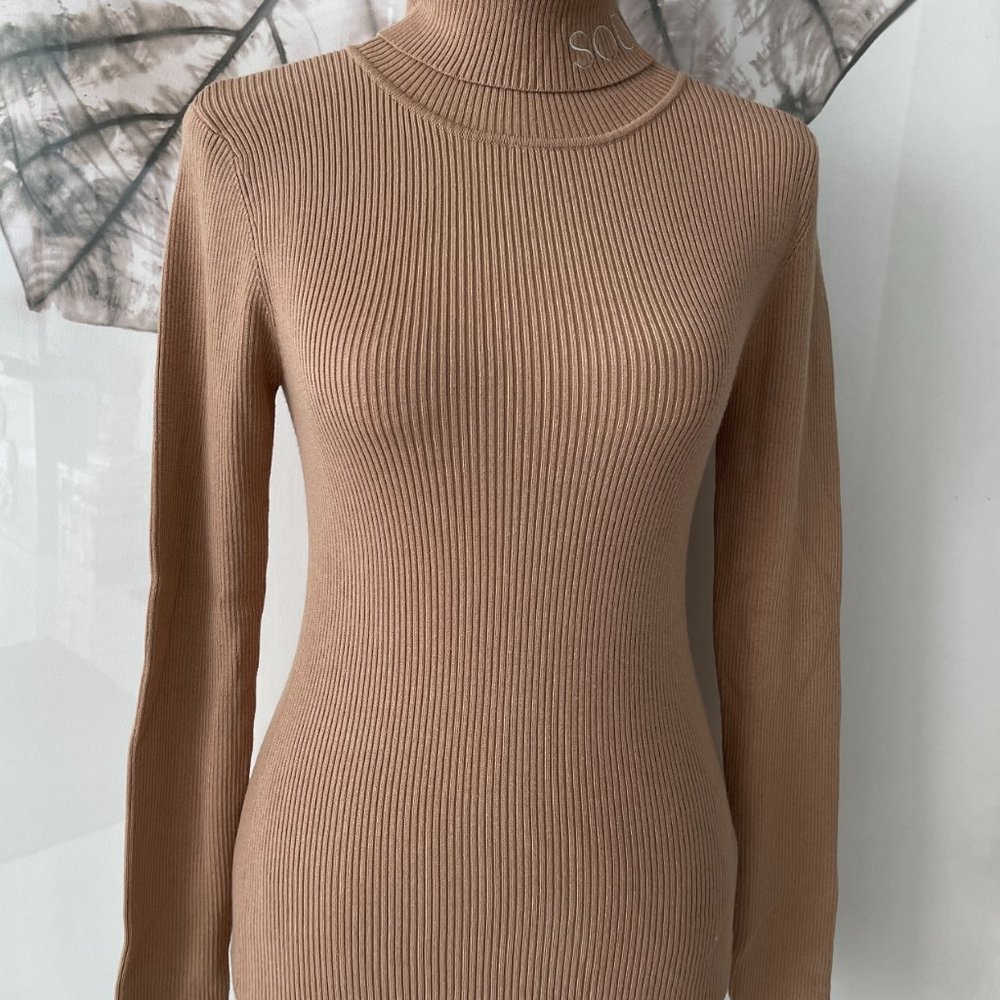 SOUK Cream/Tan Designer Turtleneck